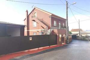 House for sale in Las Sinas, Vilanova de Arousa, Pontevedra. 
