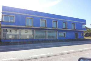 Commercial premise in Catoira, Pontevedra. 